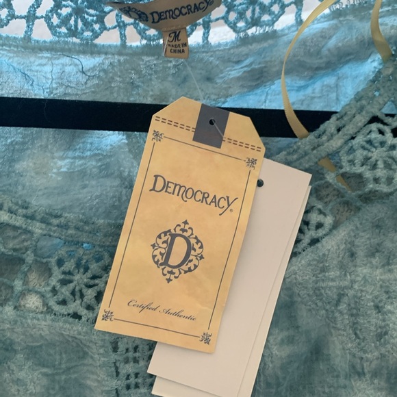 NWT Blue tie-dyed crotchet top - Picture 9 of 9